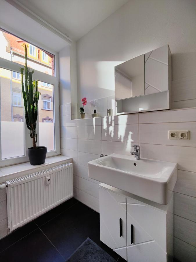 Neu Sanierte Wohnung Mit Balkon Und Stellplatz Erfurt Esterno foto