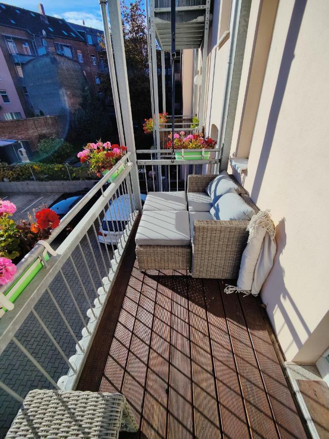 Neu Sanierte Wohnung Mit Balkon Und Stellplatz Erfurt Esterno foto