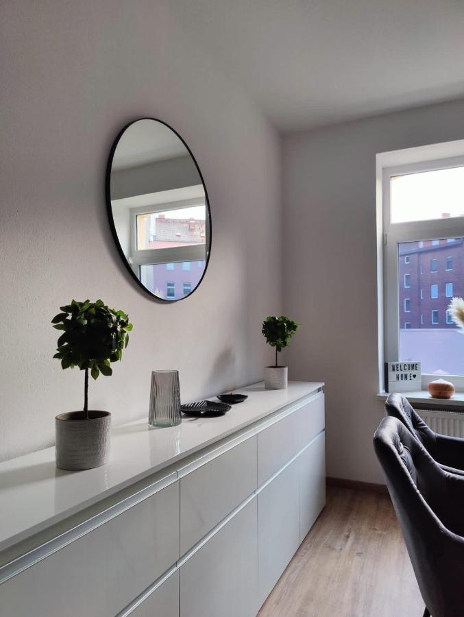 Neu Sanierte Wohnung Mit Balkon Und Stellplatz Erfurt Esterno foto